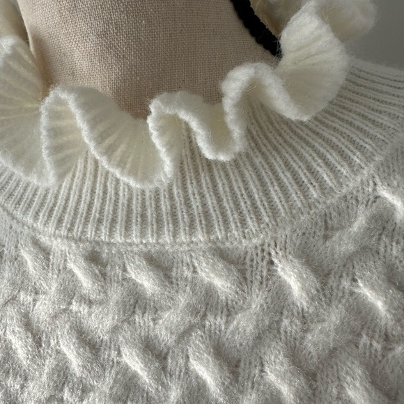 Frank Lyman white cream ruffled knit sweater waffle pattern SZL - Picture 4 of 6